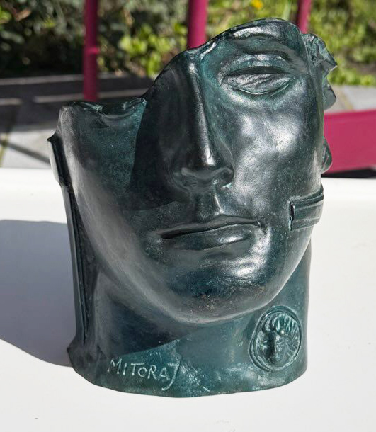 Centurion II (18 x 14 x 10,5 cm) &mdash; Igor Mitoraj